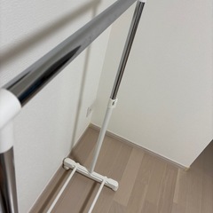 ハンガーラックの画像