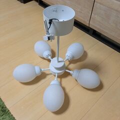 RED電球付きでお譲りしますの画像