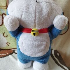 ドラえもんぬいぐるみ(右手に汚れあり、(大きさ約50cm))の画像