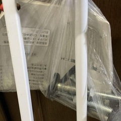 ベビーゲート　
安全性の高いダブルロック機能付きのホワイトゲートの画像