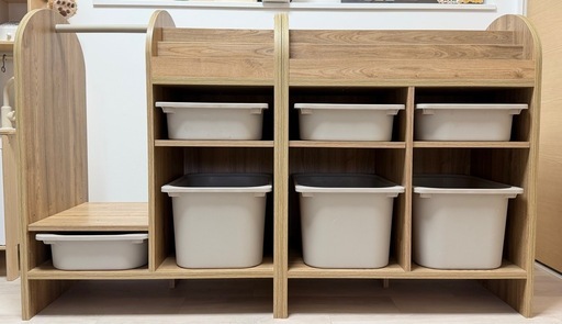 絵本棚付きおもちゃ収納