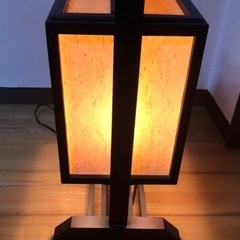 趣きのある和のライトの画像