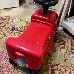 子供の乗り物の画像