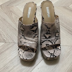 厚底サンダルの画像