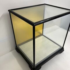 ガラスケース ショーケース 飾りケース 人形 置物 小物等 幅39cm×奥行33cm×高さ42cmの画像
