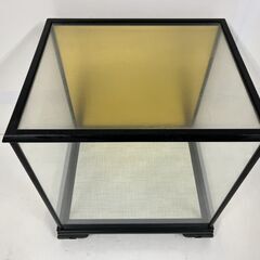 ガラスケース ショーケース 飾りケース 人形 置物 小物等 幅39cm×奥行33cm×高さ42cmの画像