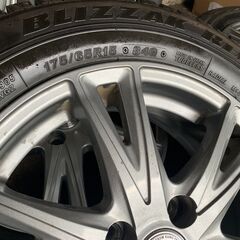 １５インチアルミとスタッドレスタイヤセット　15×5.5J　175/65R15の画像