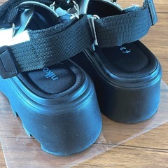 ニコアンド　厚底シューズ　サンダルの画像