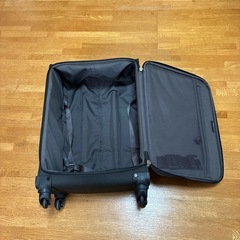 中型スーツケースの画像