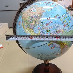 地球儀 約30㎝の大きさです。の画像