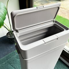 ダストボックス フタ付きゴミ箱 の画像