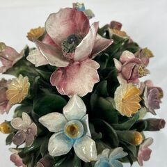 イタリア製 陶器製 置物 花 おしゃれ インテリア オブジェ 幅20cm×奥行13cm×高さ13cmの画像