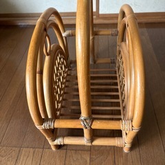 木のラックの画像