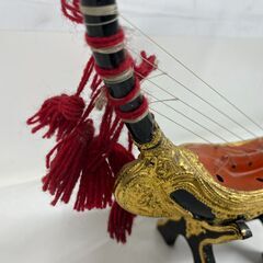 サウンガウ 台座付き 置物 ミャンマー 民族楽器 インテリア オブジェ 幅20cm×高さ20cm×奥行6cmの画像