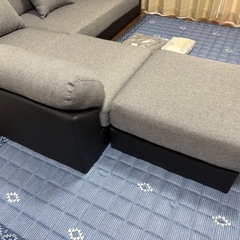 月末までに引き上げ確実な方！！ほぼ未使用品 3人掛けソファー オットマン付　 の画像