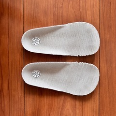 【アシックス/箱付】SUKU² IDAHOBABY KT-ES 5 14.0cm グレーの画像
