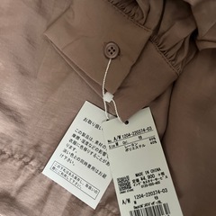 新品　INGNI バックリボン　ブラウスの画像