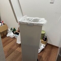 無料の中古キッチン用生ゴミ箱の画像