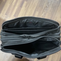 TUMI ビジネスバッグの画像