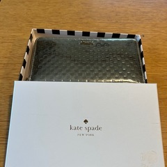 Kate spade ケイトスペイド長財布の画像