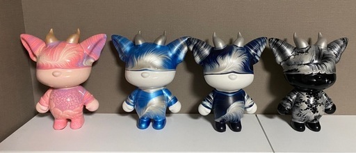 フィギュア　貯金箱