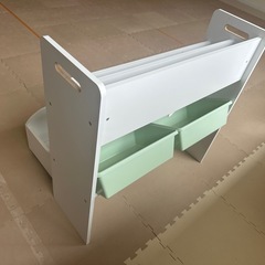 絵本、おもちゃ収納箱の画像