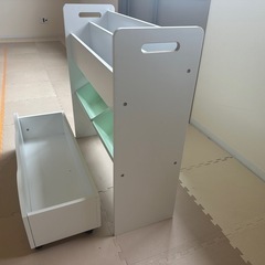 絵本、おもちゃ収納箱の画像