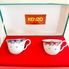 【ネット決済・配送】 KENZO ペアカップ　カップアンドソーサー　コーヒーカップ　ティーカップ　ケンゾー　ケンゾウ　2客セット　2人　2個　未使用　美品　箱入り PARIS 匿名配送の画像