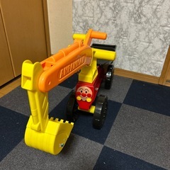 アンパンマンのクレーン車の画像