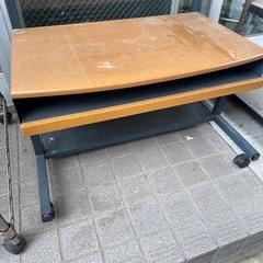 パソコンデスクの画像