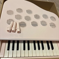 カワイ ミニピアノの画像