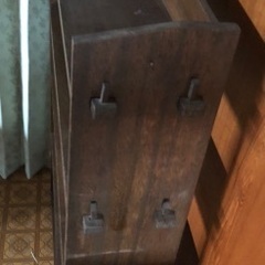 木の棚の画像