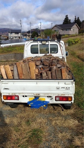 乾燥薪軽トラック一台　キャンプ　薪ストーブ