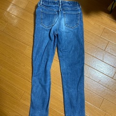 UNIQLO キッズジーンズ　サイズ140の画像
