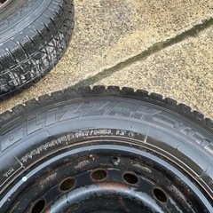 195/80R15 107/105L LT  ブリザックVL1の画像