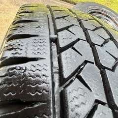 195/80R15 107/105L LT  ブリザックVL1の画像