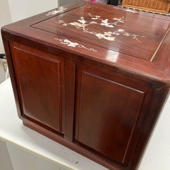 H2510-519 螺鈿家具 3段小物入れ 希少な螺鈿家具入荷しました！！ ご予約はお早目に！！ 中古の画像