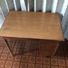 木の机の画像