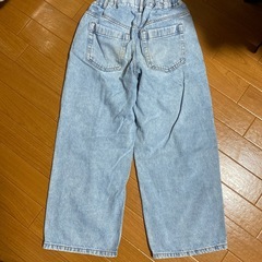 GU キッズ　ワイドジーンズ　サイズ140の画像