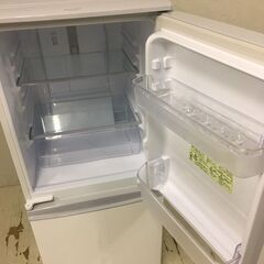  25000  一人暮らし2D冷蔵庫　つけかえどっちもドア SHARP 2019年製 137L ◆大阪市内・東大阪市他 6,000円以上ご購入で無料配達いたします！◆ ※高槻・枚方方面◆西宮・尼崎方面◆生駒方面　それぞれ条件付き無料配送あり！            の画像