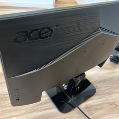 27インチワイドモニター、モニターアーム、ワイヤレスキーボード2台のセットの画像