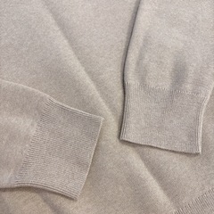 新品♡ユニクロ ベージュニットMの画像