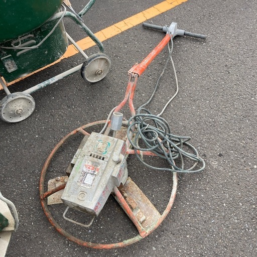 マキタ　トロウェル(電動コテ)