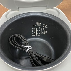 ◇ドリーム尼崎1号館◇【ジモティー割引対象商品】ヤマゼン 3合マイコン炊飯器 2023年製 YJB-300Wの画像