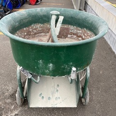 大型機械　モルタルミキサーの画像