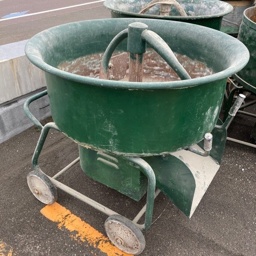 大型機械　モルタルミキサー