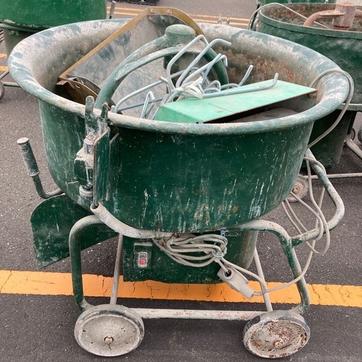 大型機械　モルタルミキサー