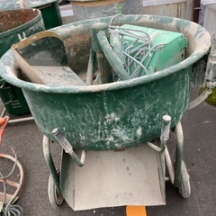 大型機械　モルタルミキサーの画像
