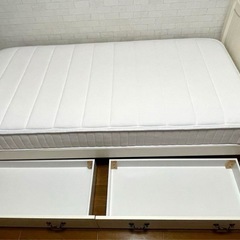 ニトリの白シングルベッドとマットレス-セットの画像