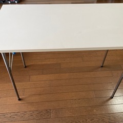 折りたたみテーブルの画像